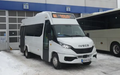 Korszerű Iveco midibusz